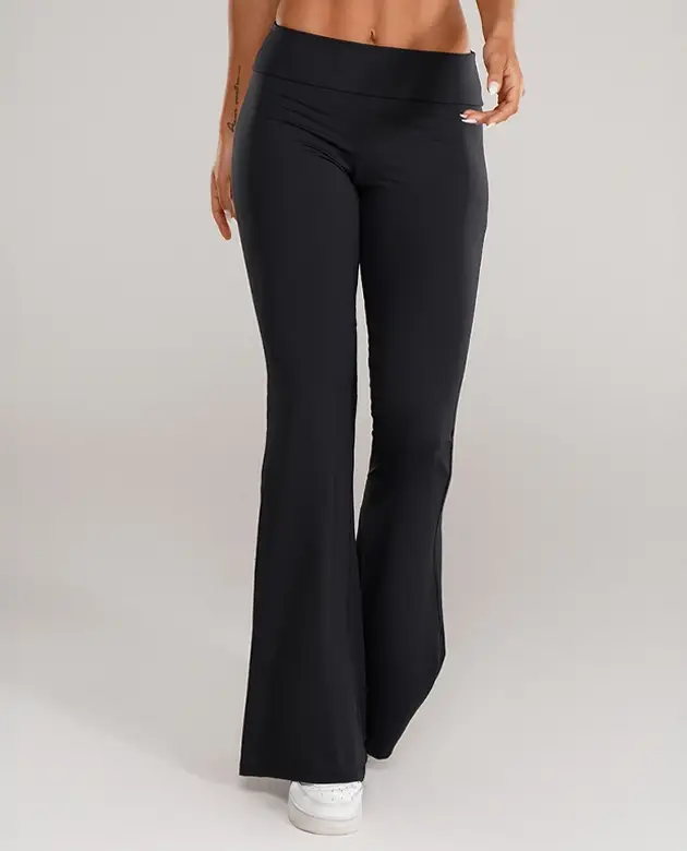 Calça Flare Growth Preta