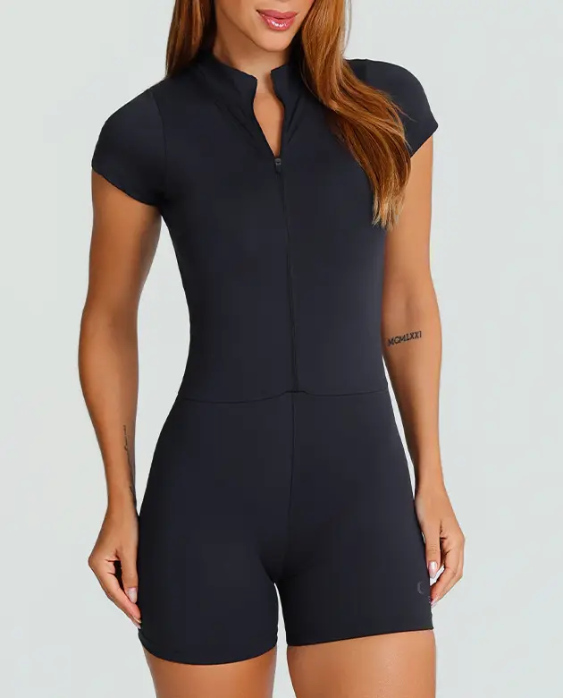 Macaquinho Growth Manga Curta Ziper Frontal Preto